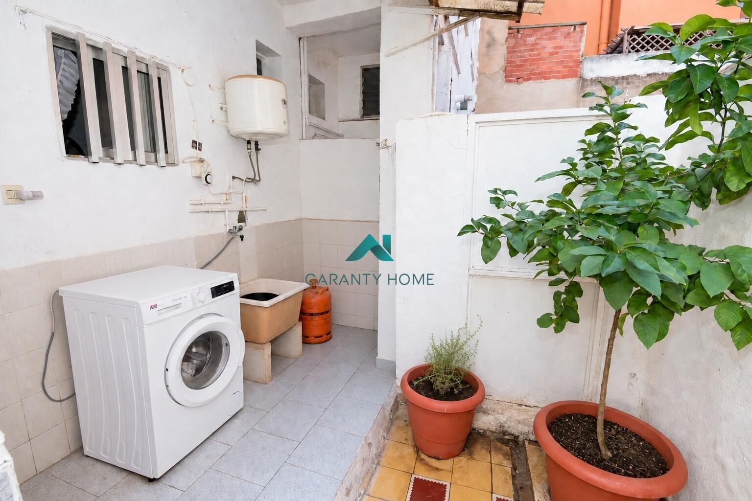Planta baja exterior con patio en La Vall d’Uixó — fotografía 4