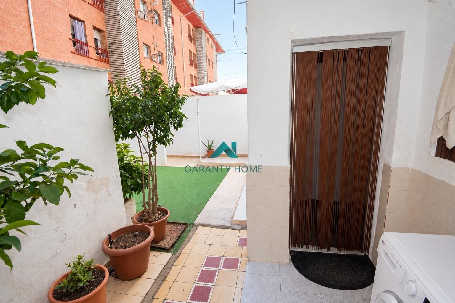 Planta baja exterior con patio en La Vall d’Uixó — fotografía 11
