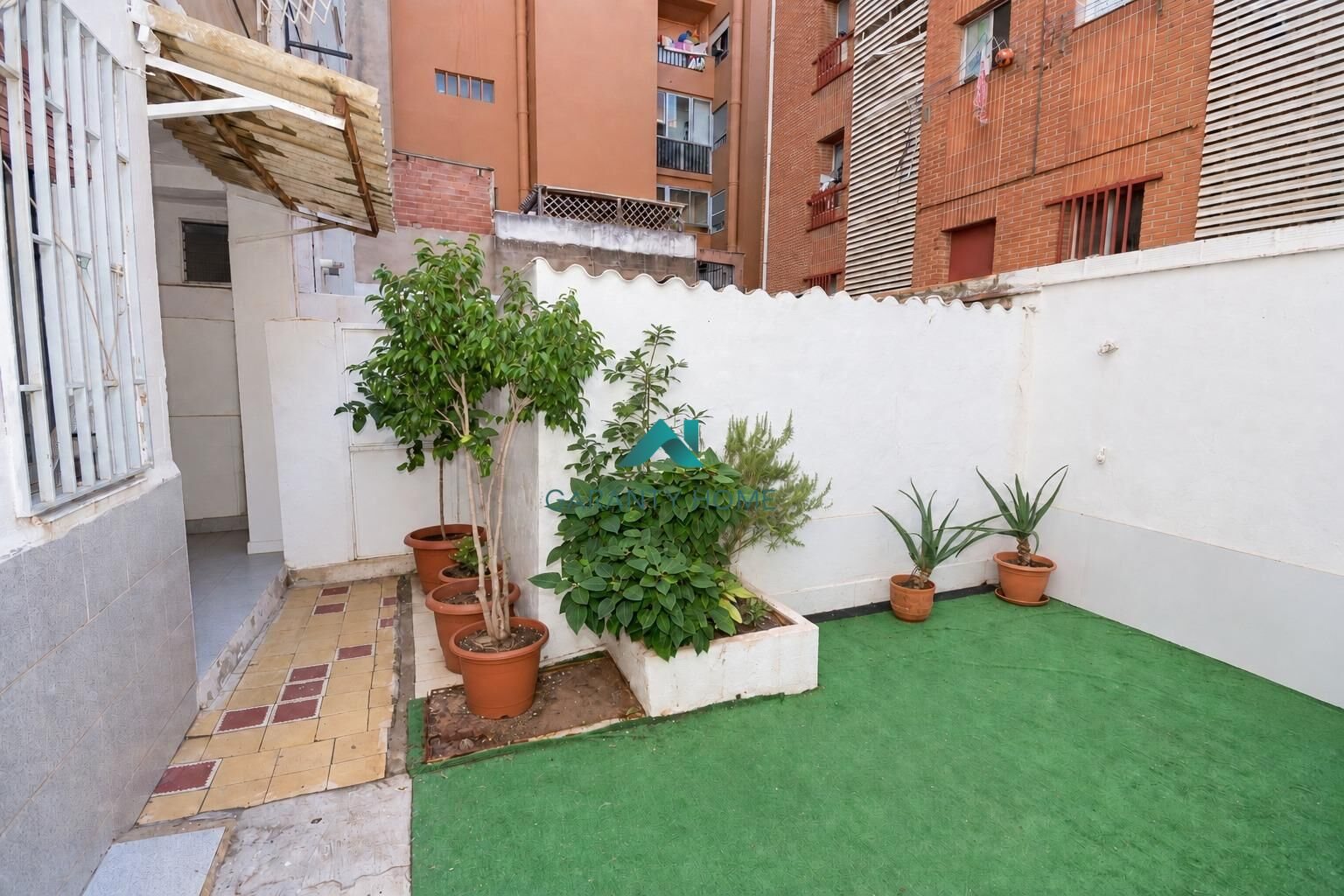 Planta baja exterior con patio en La Vall d’Uixó — fotografía principal