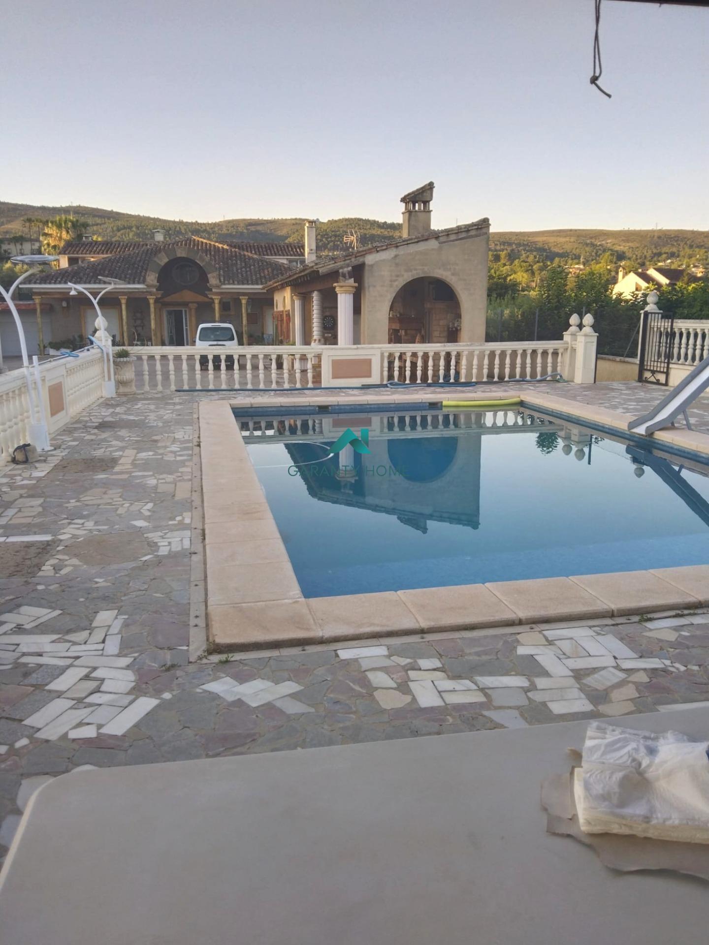 Chalet en Ontinyent — fotografía 4
