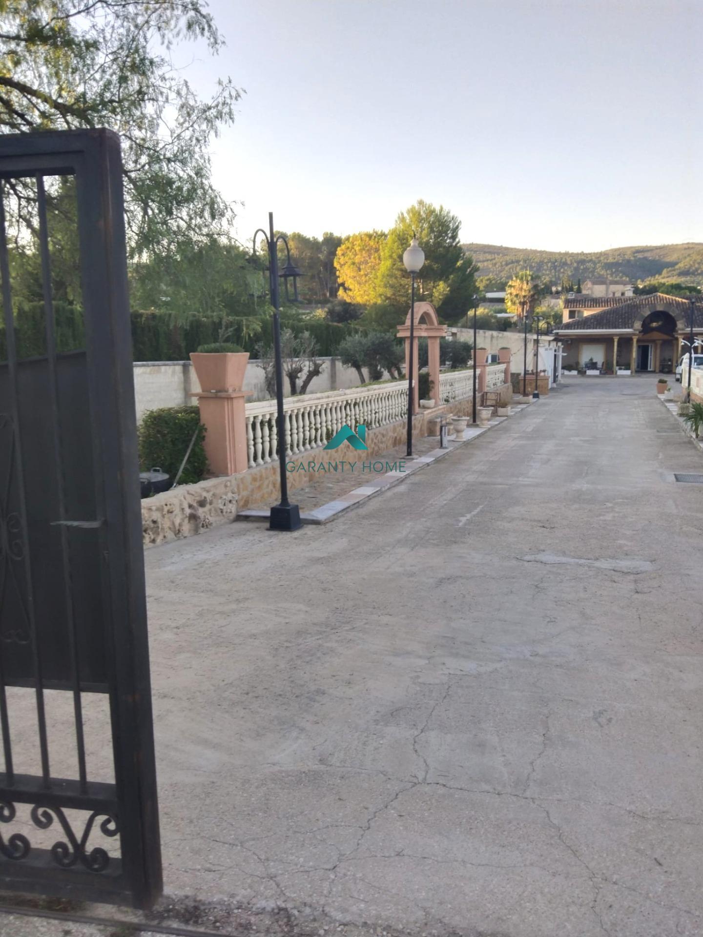 Chalet en Ontinyent — fotografía 6