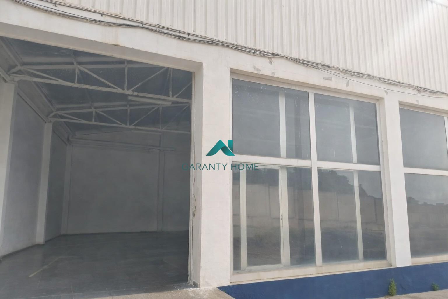 Nave industrial en Sagunto — fotografía 2