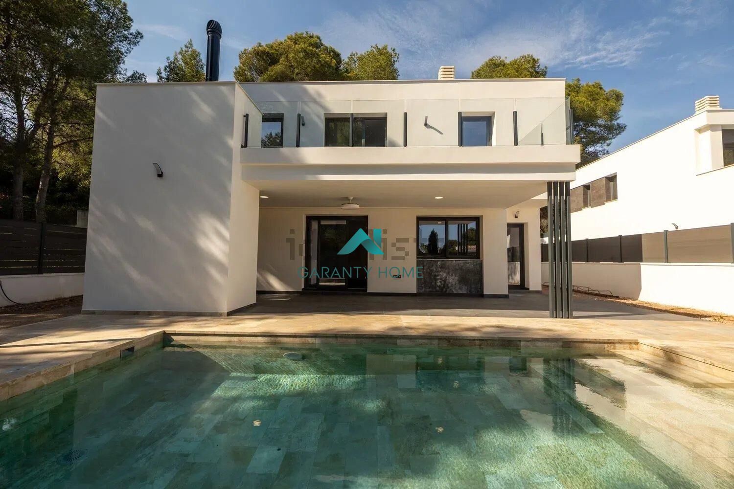 Villa moderna de obra nueva con piscina en Benicàssim