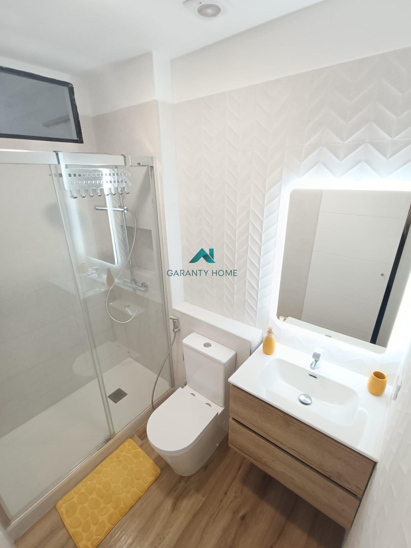 Habitación en Valencia — fotografía 8
