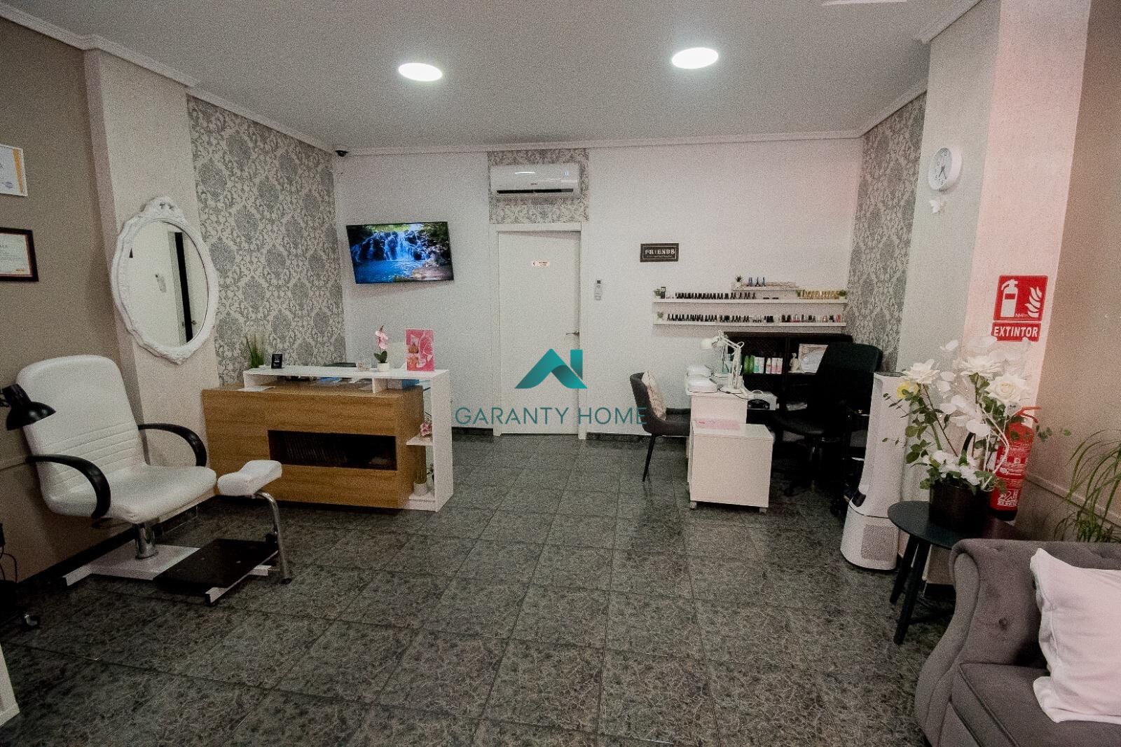 Centro de estética en funcionamiento en Puçol
