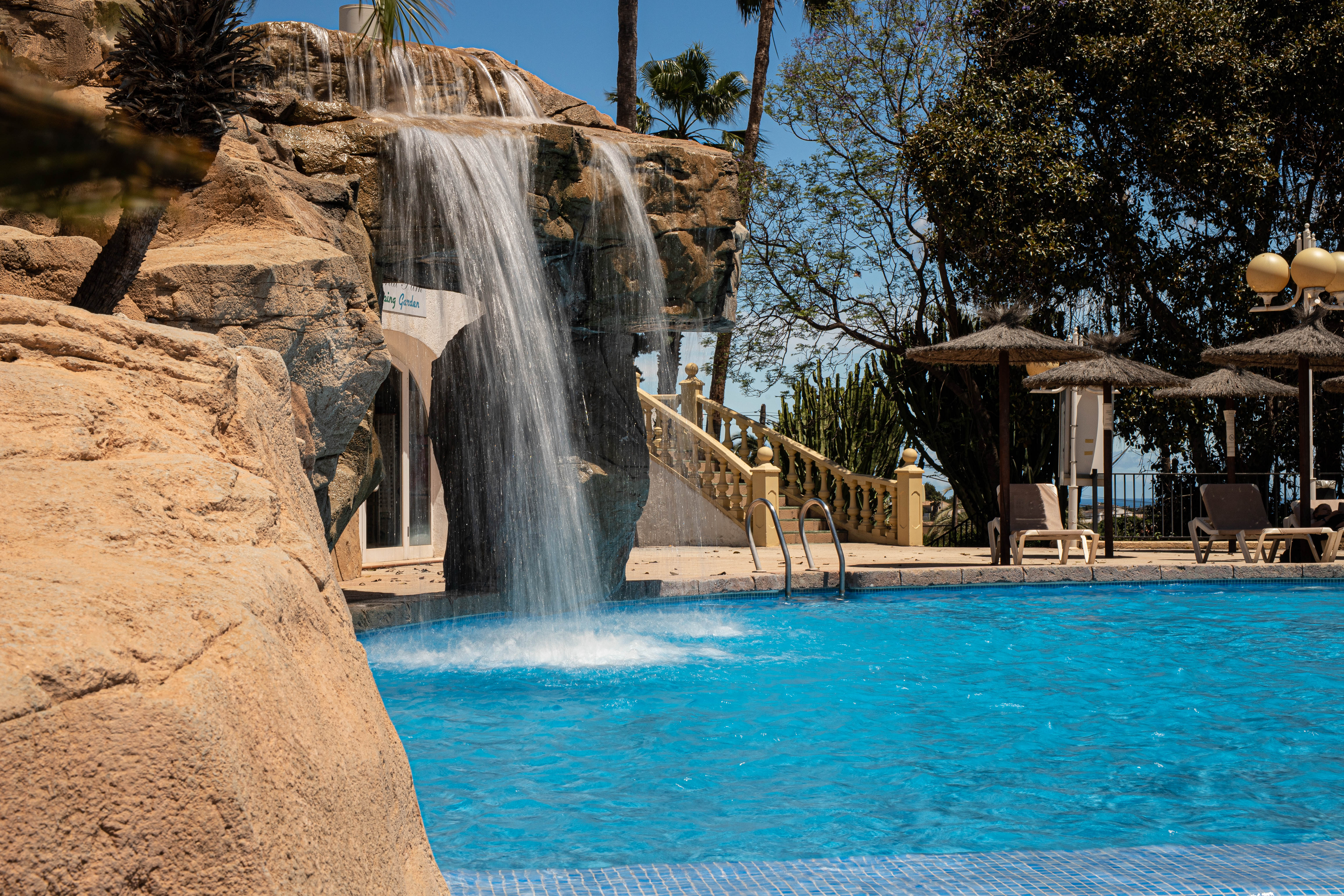 Bungalows y apartamentos con piscina en Calpe — imagen 2
