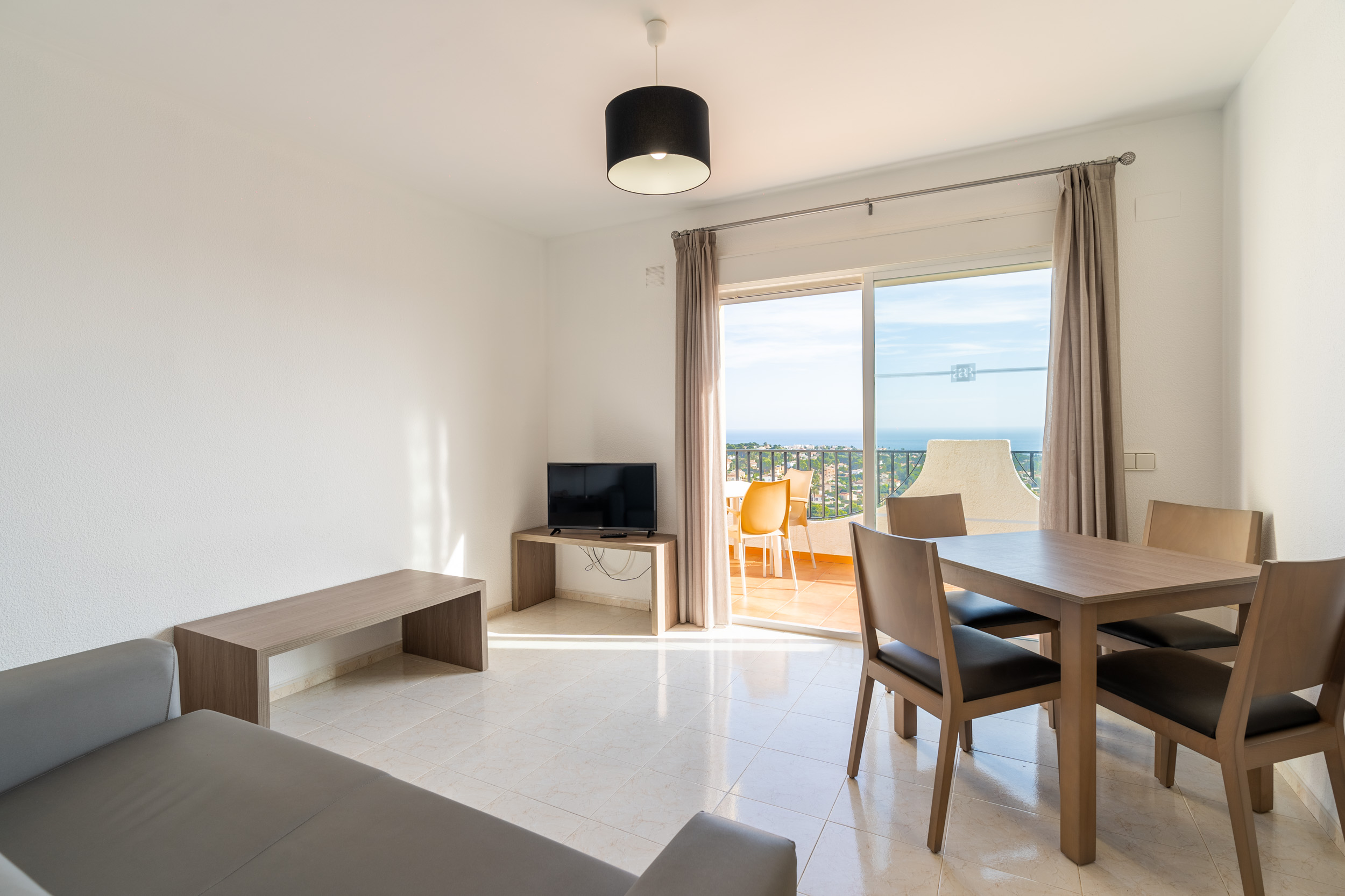 Bungalows y apartamentos con piscina en Calpe — imagen 5